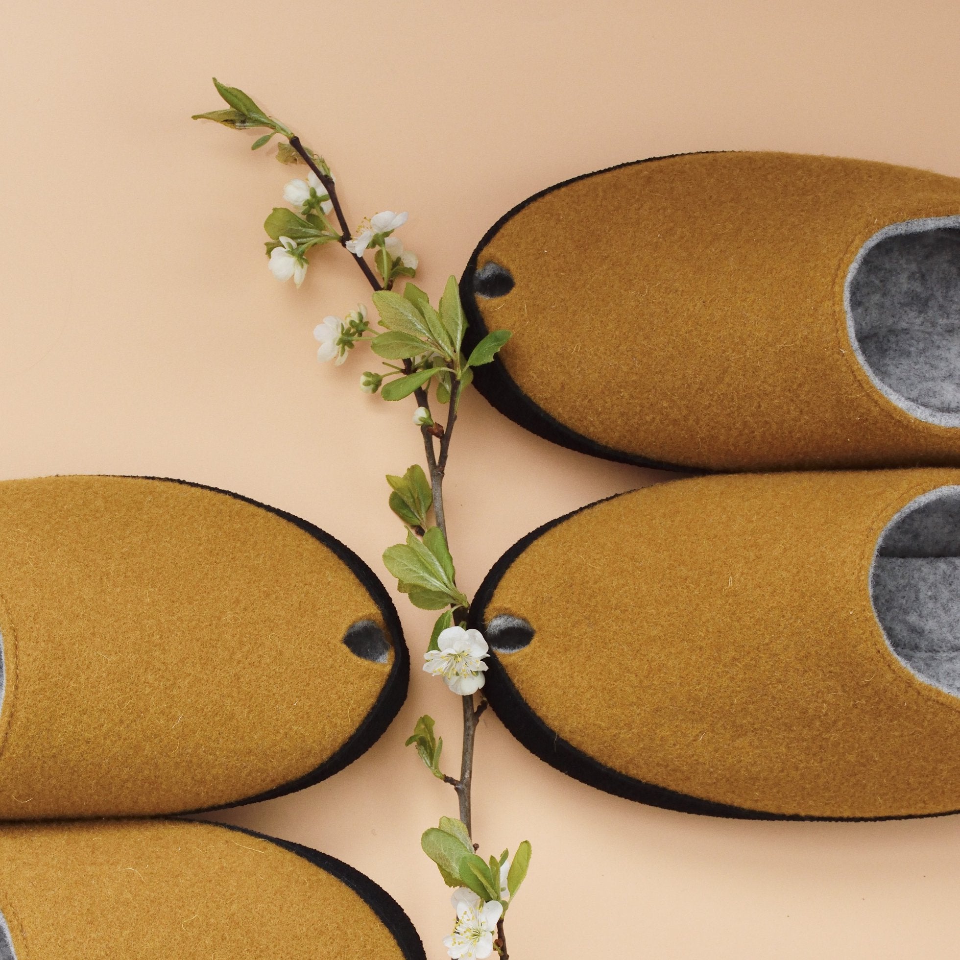 Woolen slippers Brussels, Mustard Limited Eddition